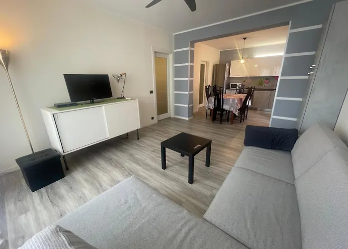 Falconera 3 Bedrooms Apartment - Agenzia Cocal